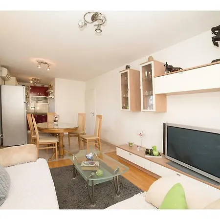 Two-bedroom In Kastel Sucurac