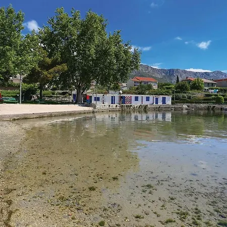 Two-bedroom In Kastel Sucurac * Kastela