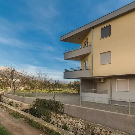 Two-bedroom In Kastel Sucurac Apartment Kastela